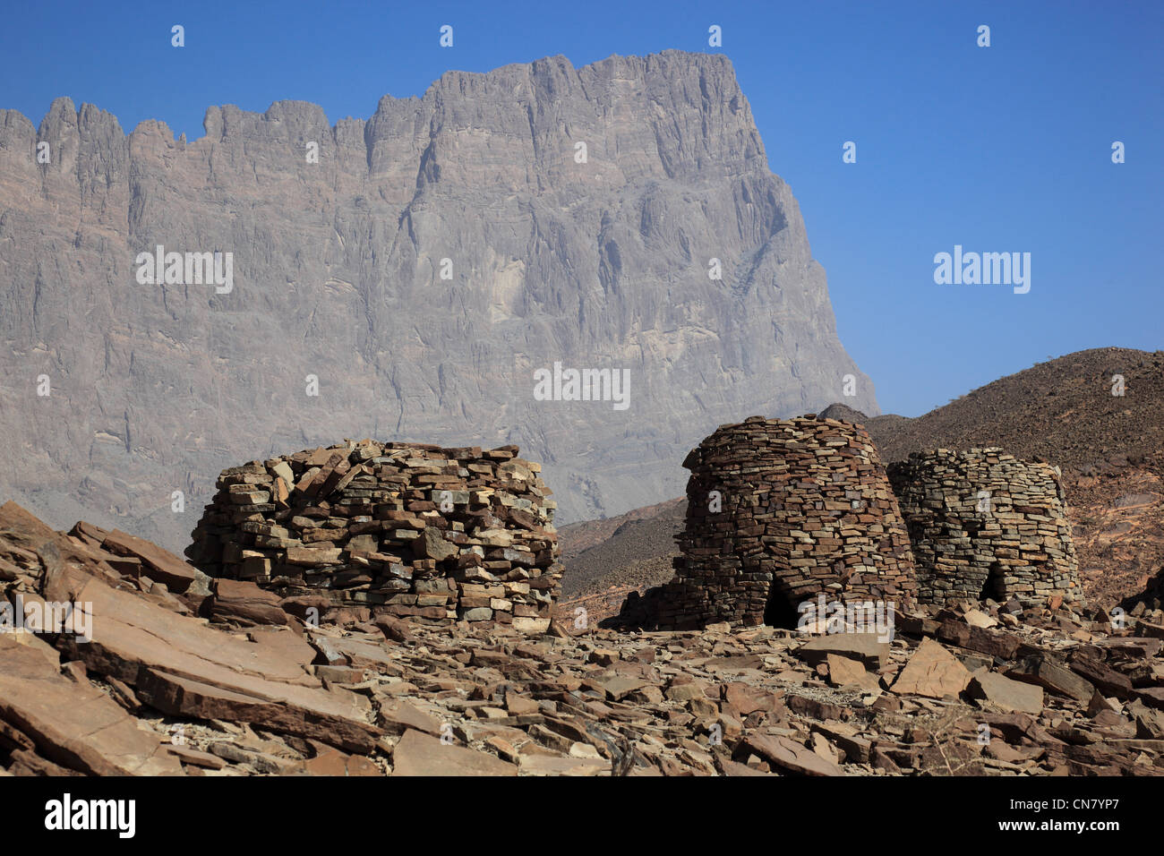 Die Bienenkorbgräber von Al-Ayn sind wegen ihres guten Erhaltungszustandes und der Lage am Rande des Jebel Misht (Kammberg) die Stock Photo