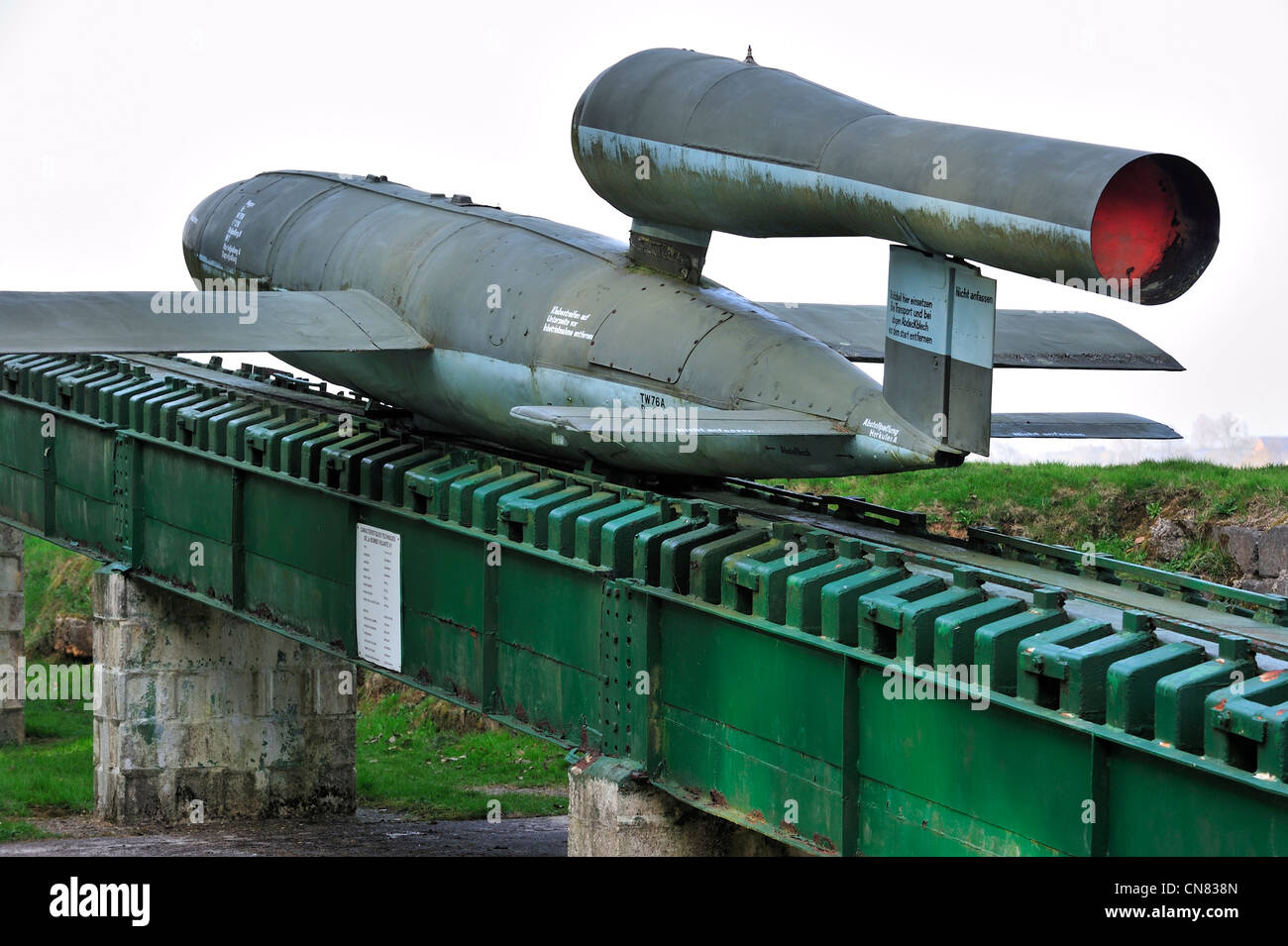 V1 Doodlebug Official Store Brunofuga adv br