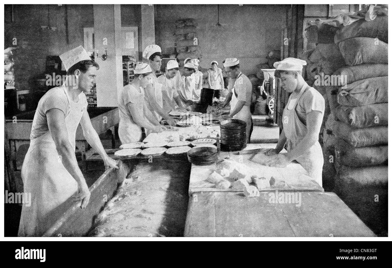 1917  Naval training station Newport R making bread Stock Photo