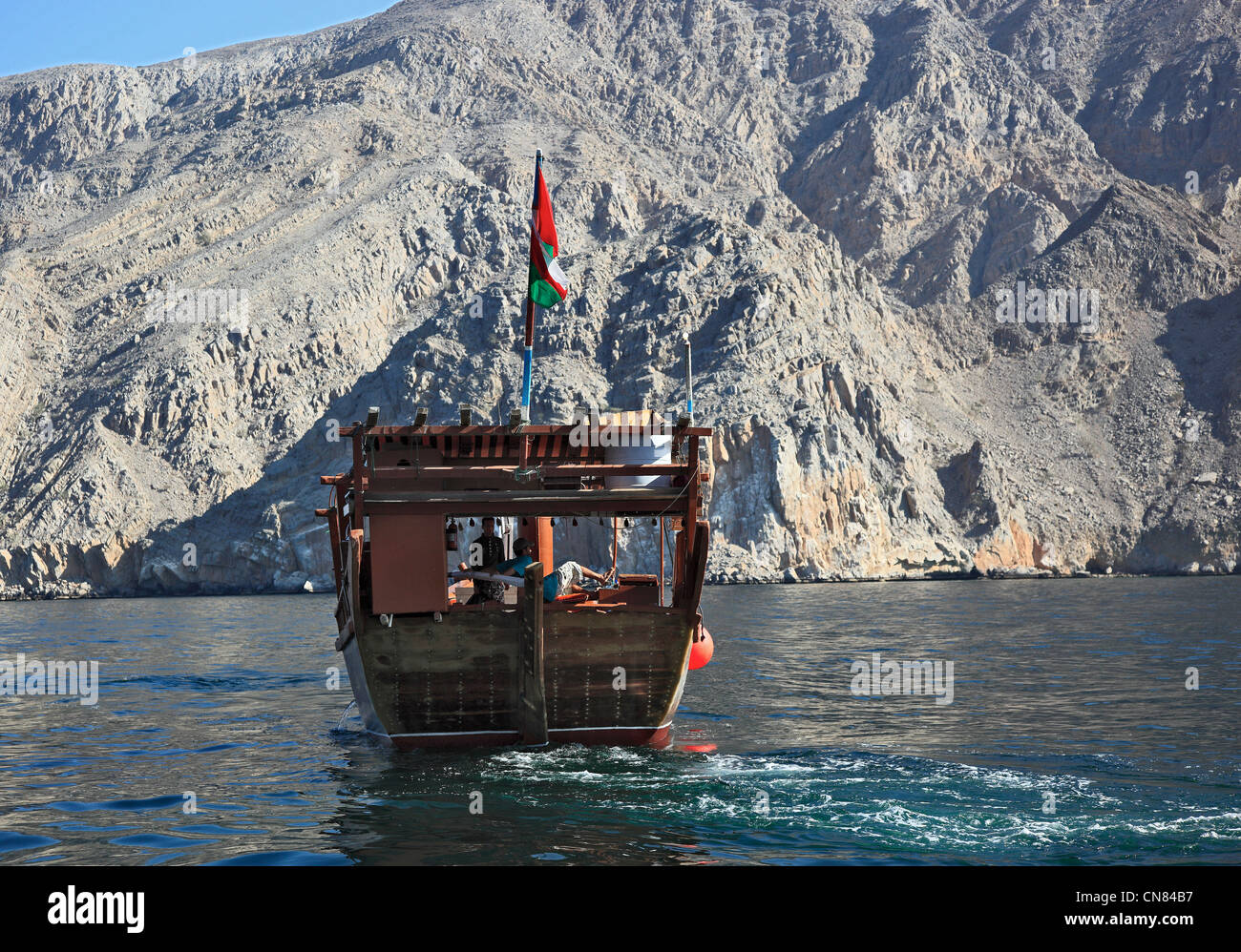 Dhau in den Buchten von Musandam, Shimm-Meerenge, in der omanischen Enklave Musandam, Oman Stock Photo