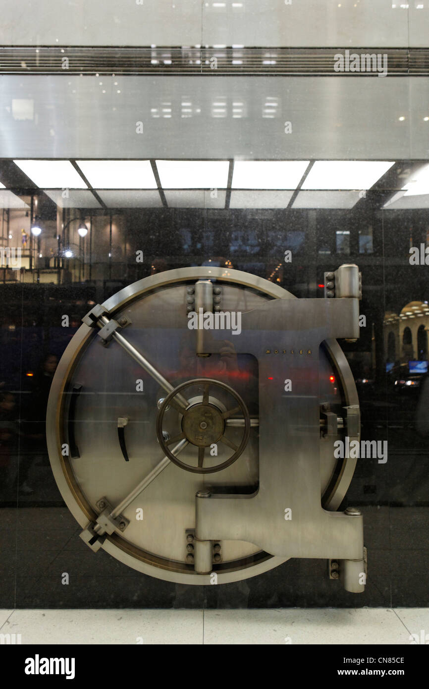 United States New York City Manhattan Midtown Safe Of A Bank On The 5th Avenue Stock Photo 