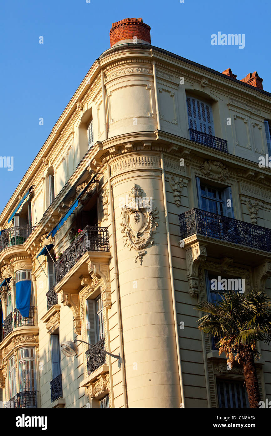 France, Alpes Maritimes, Nice, building on the corner of Boulevard Victor Hugo and Rue Guiglia Stock Photo