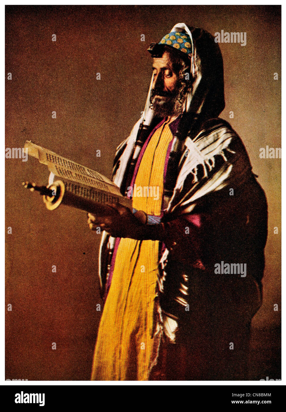 First published 1914  Arabian Jew reading from the torah Stock Photo