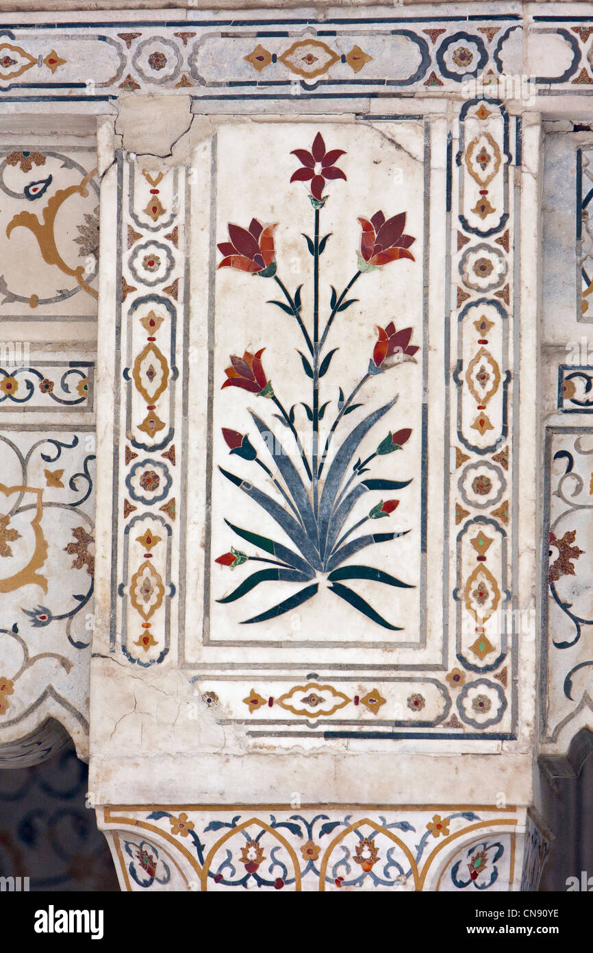 Agra, India. Pietra Dura Stonework at the Itimad-ud-Dawlah, Mausoleum of Mirza Ghiyas Beg. Stock Photo