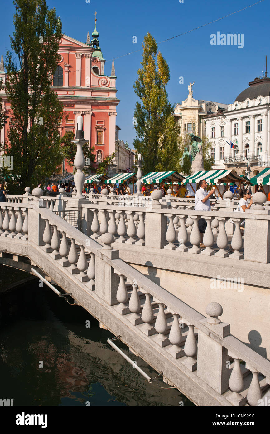 Slovenia, Ljubljana, capital town of Slovenia, the Triple Bridge and the franciscan church of Annonciation Stock Photo