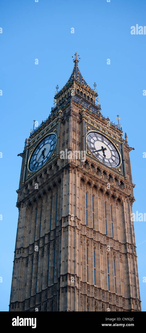 Free standing tower hires stock photography and images Alamy