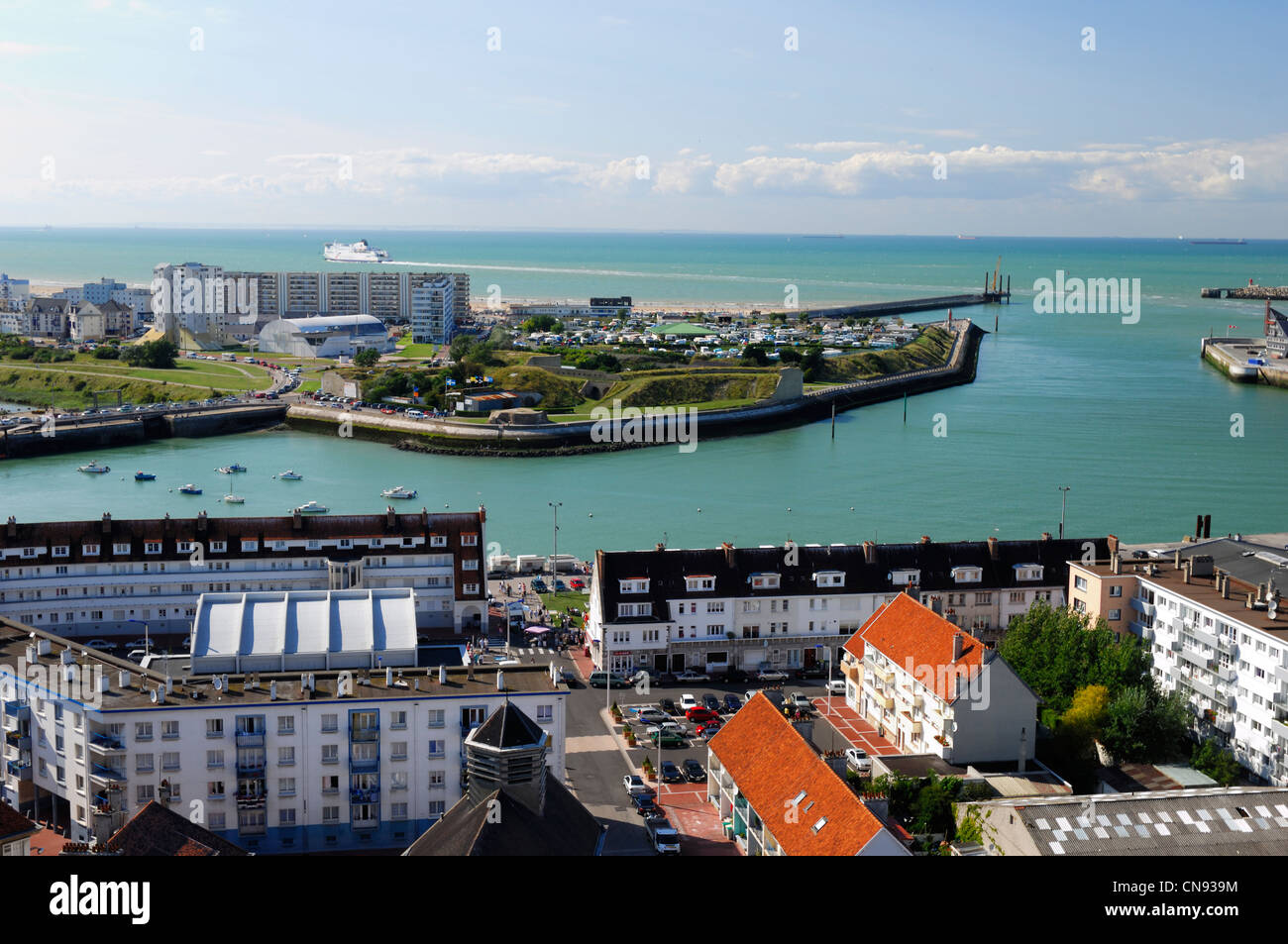 Calais port hi-res stock photography and images - Alamy