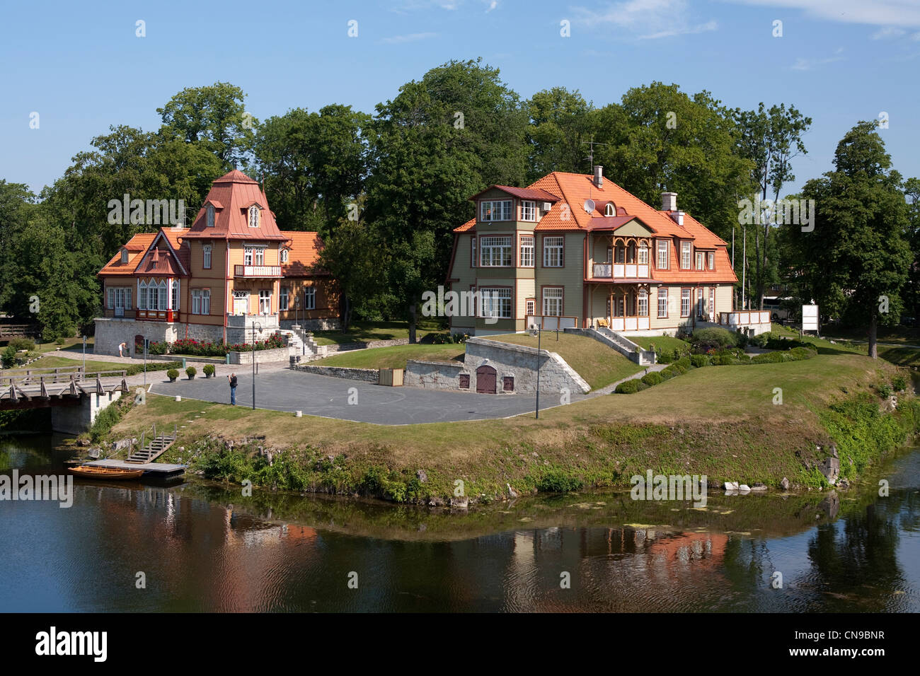 Estonia (Baltic States), Saare Region, Saaremaa Island, Kuressaare, beautiful houses of wood Stock Photo