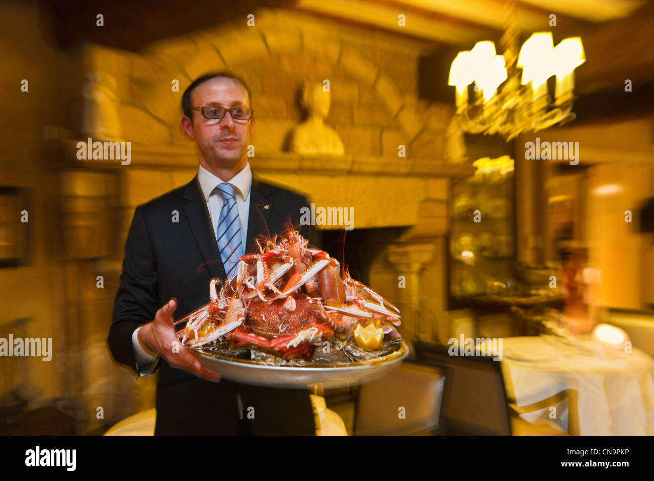 France, Finistere, Roscoff, tray service seafood restaurant, the Yachtsman hotel in Brittany Stock Photo