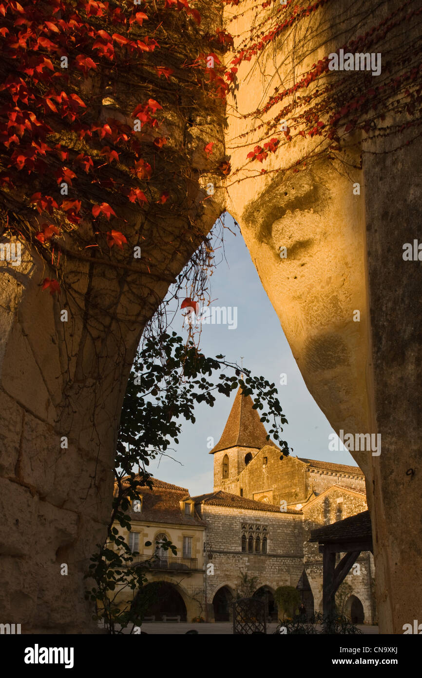 France, Dordogne, Perigord, Monpazier, central square and the church tower (XIII XIV) Stock Photo