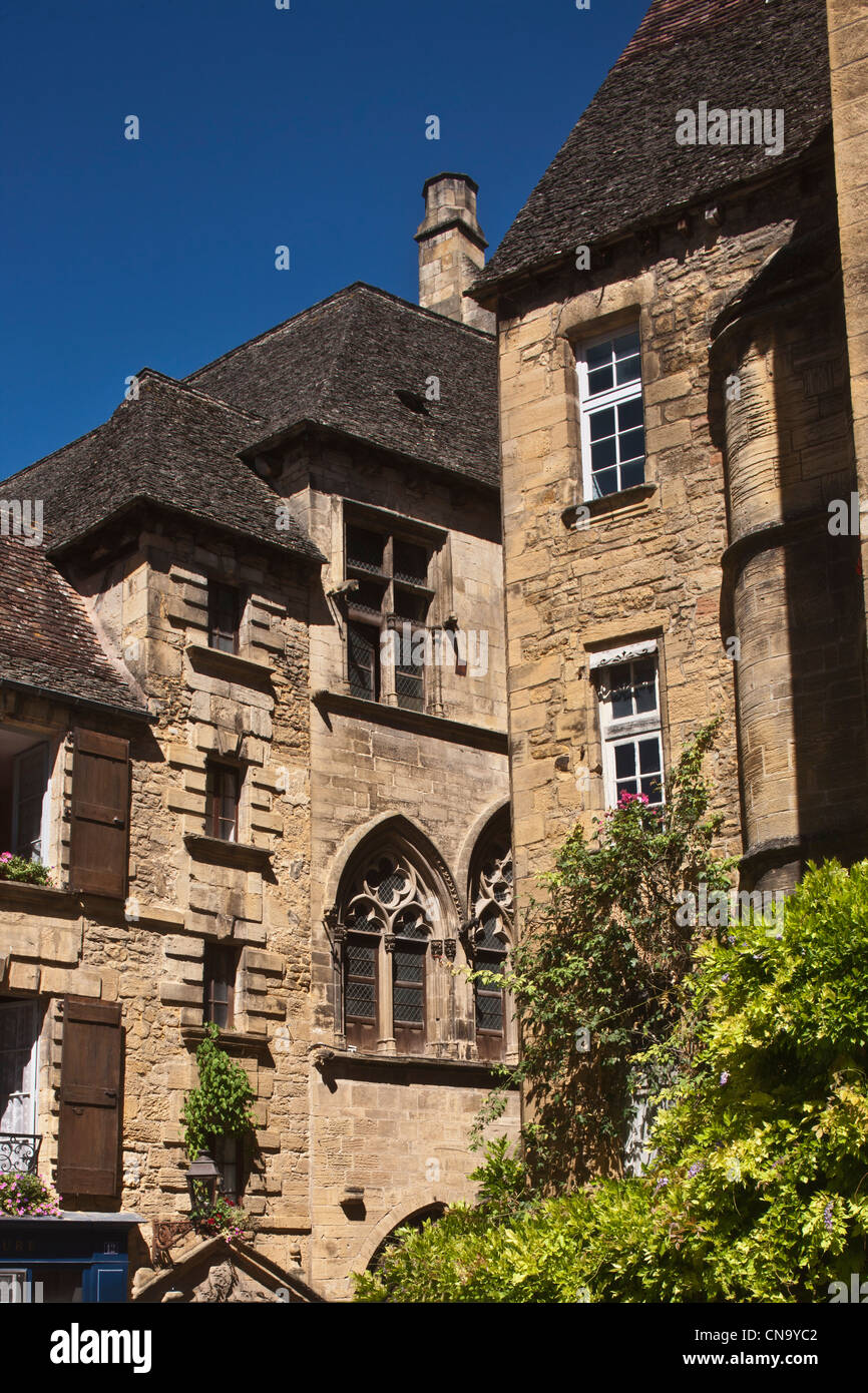 France, Dordogne, Dordogne Valley, Black Perigord, Sarlat la Caneda, Hotel de Vassal (XV) and the hotel Plamon in the Stock Photo