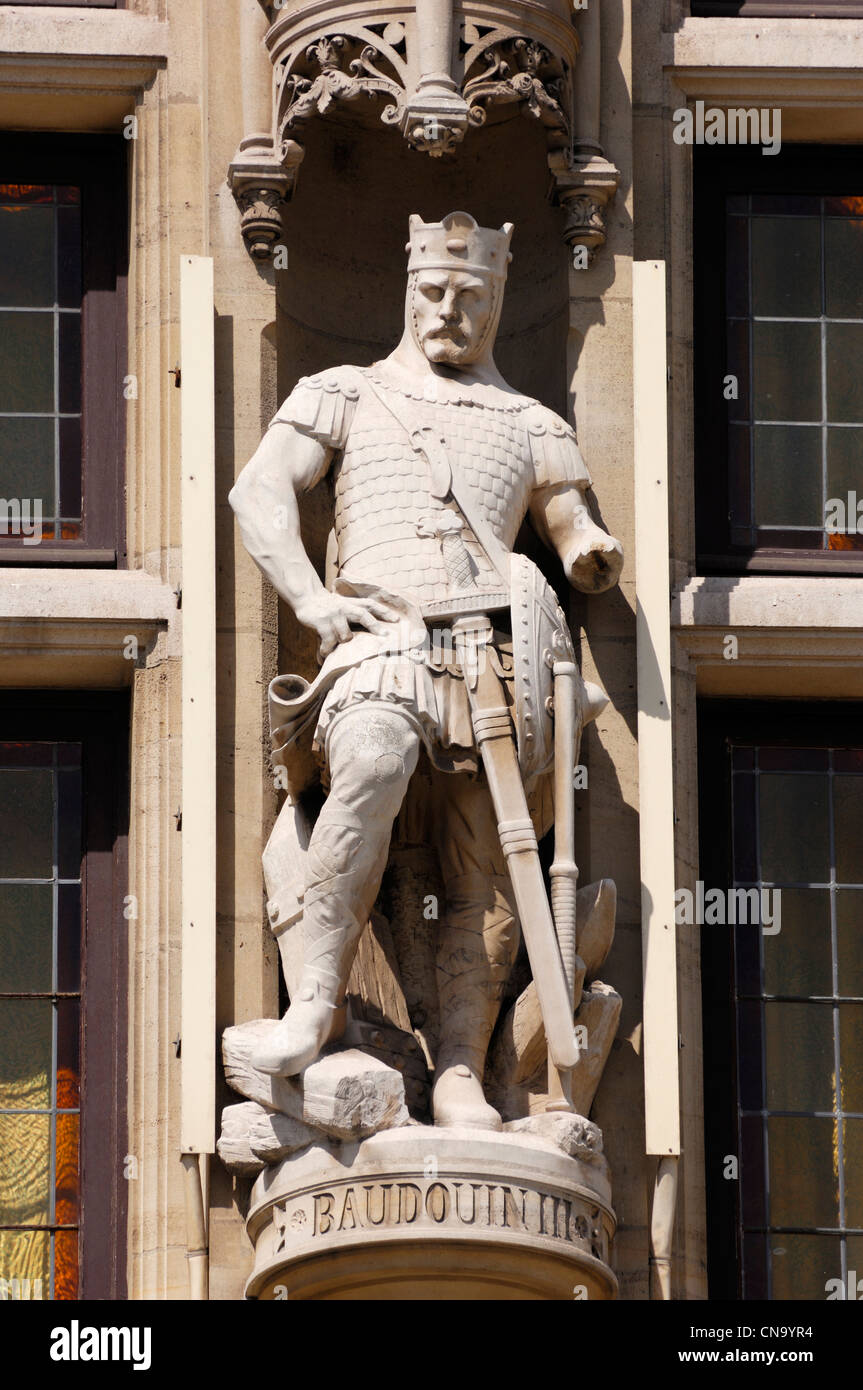 France, Nord, Dunkirk, town hall, Baldwin III statue in front of the city of Dunkirk Stock Photo