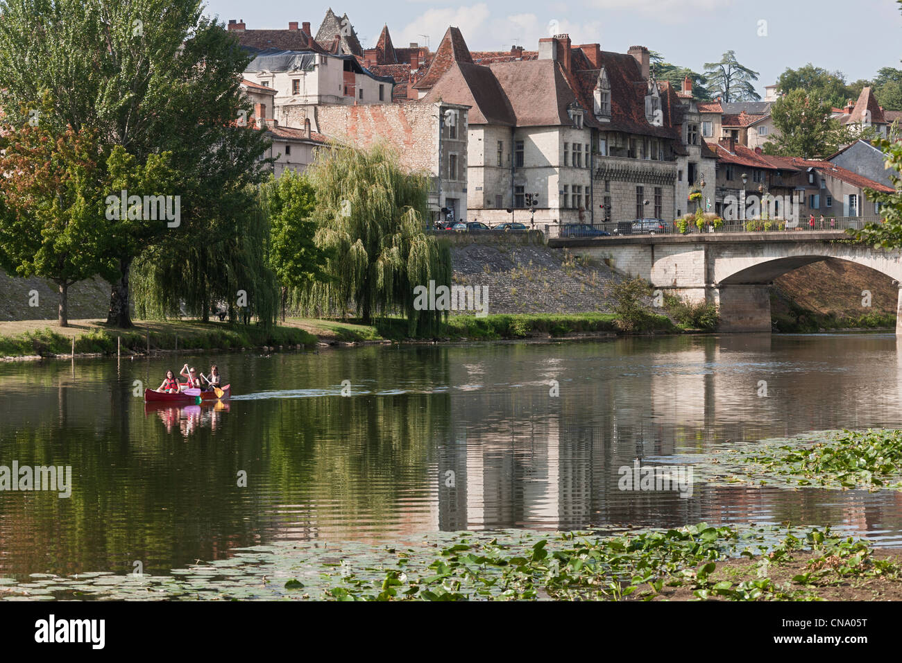 France, Dordogne, Pe rigueux, houses say, docks on the shores of the Isle, Maison des Consuls from the greenway Stock Photo