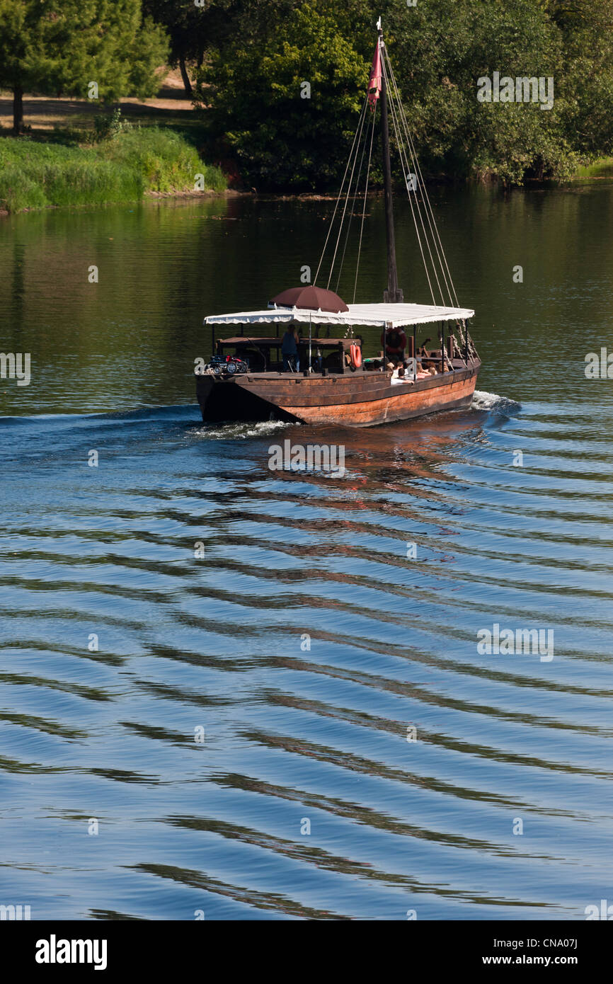 France, Dordogne, Bergerac, a barge trip on the Dordogne Stock Photo