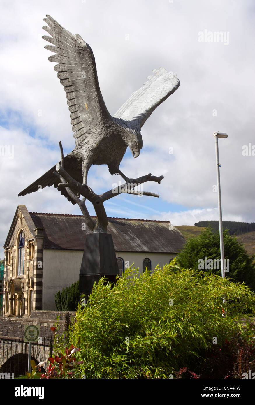Red Kite sculpture, 'Spirit in the Sky' in Llanwrtyd Wells, Powys Wales UK. Stock Photo