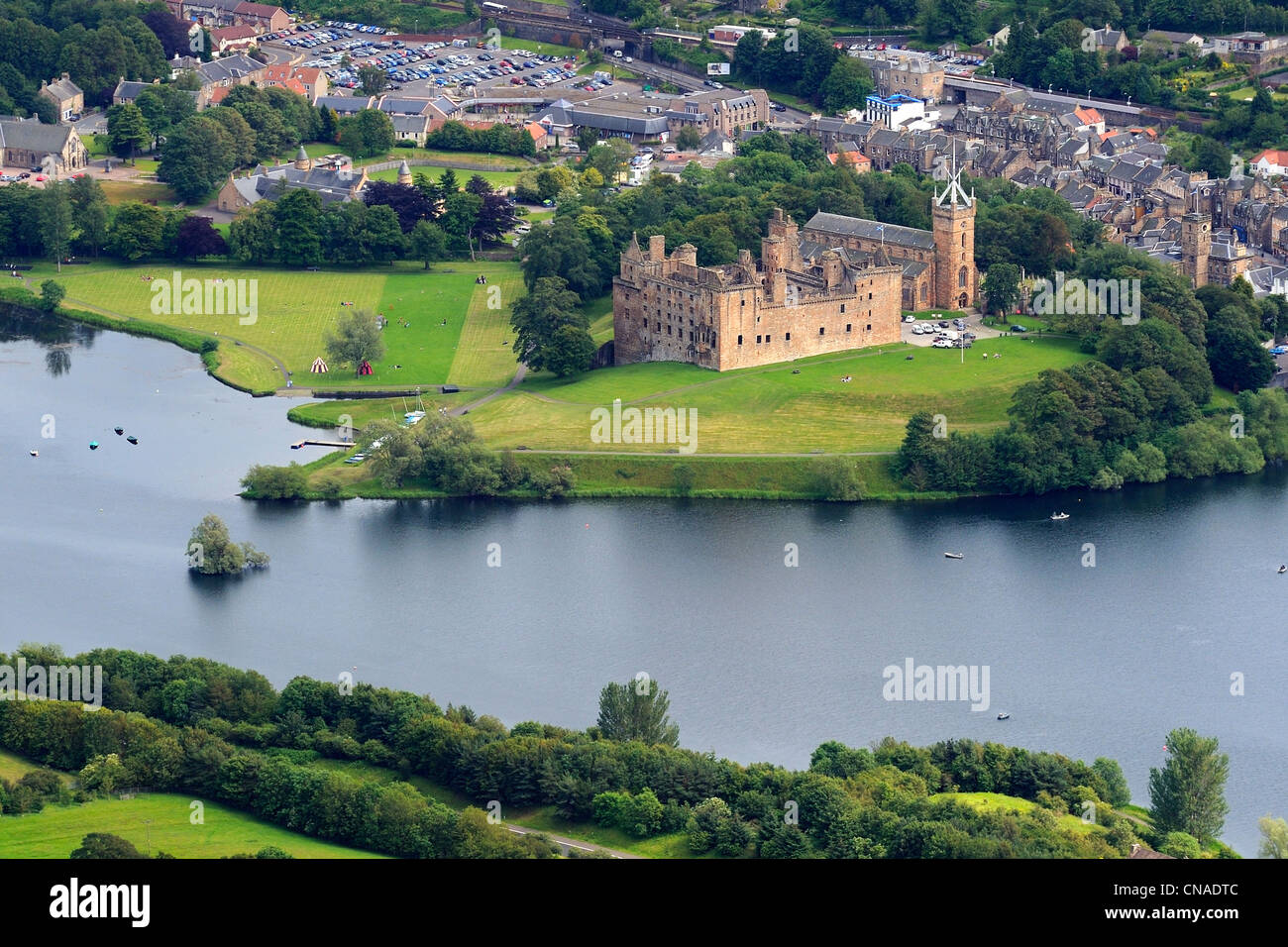 United Kingdom, Scotland, West Lothian, Linlithgow Palace beside Linlithgow Loch was one of the principal residences of the Stock Photo