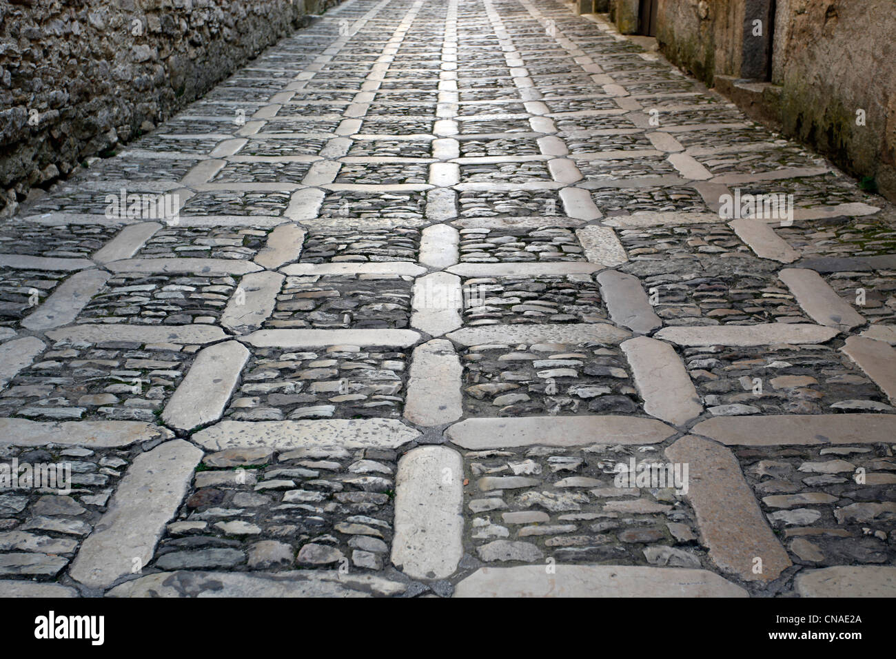 stone-paved-road-hi-res-stock-photography-and-images-alamy