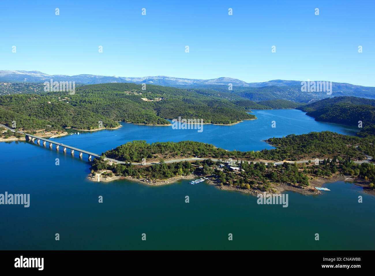 France, Var, Pays de Fayence, Lac Saint Cassian, Pre Claoue Bridge (aerial view) Stock Photo