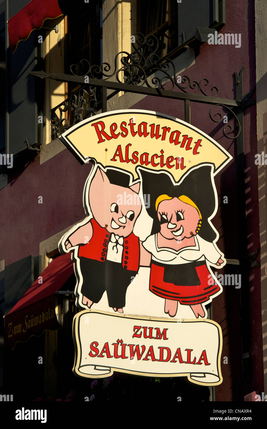 France, Haut Rhin, Mulhouse, restaurant Zum Winstub Sauwadala, Alsatian cuisine, 13, rue de l'Arsenal Stock Photo