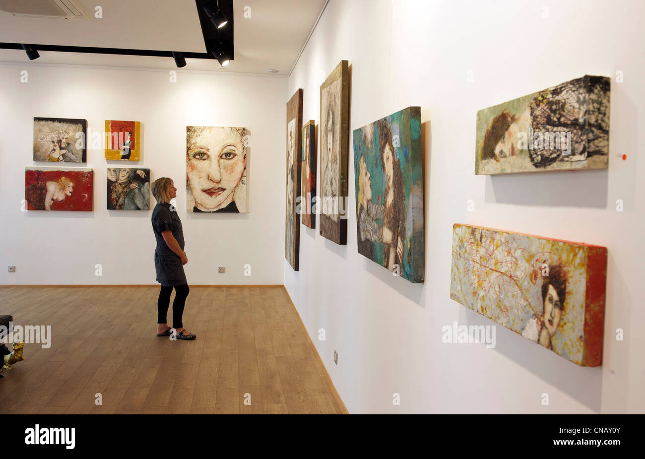 France, Haut Rhin, Mulhouse, art gallery Courant d'Art (exhibition of paintings by Marlis Albrecht), 10 Street of the Tanners Stock Photo