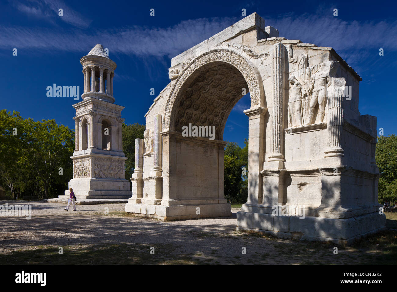 France, Bouches du Rhone, Alpilles, Saint Remy de Provence, Gallo Roman Antiquity site of Glanum, triumphal arch and Mausolee Stock Photo