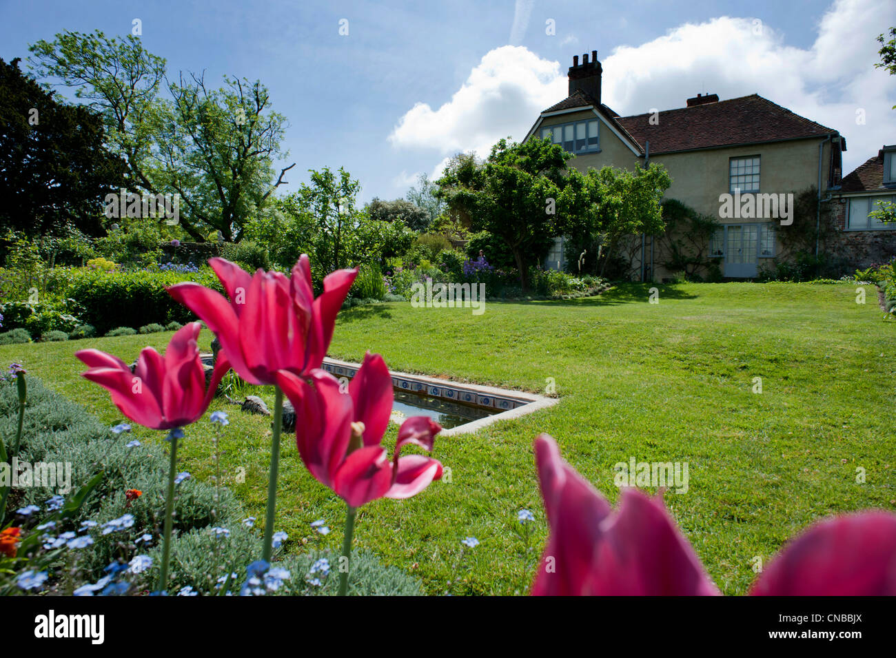 Charleston Farmhouse, near Lewes, East Sussex, England, home of the Bloomsbury Set Stock Photo