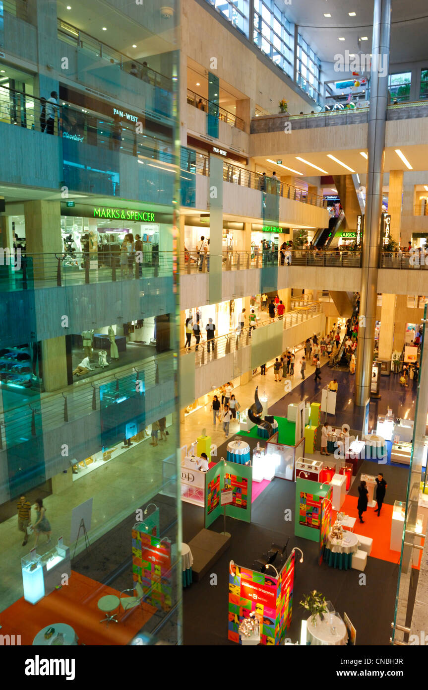 Singapore, shopping centre, shops in a mall Stock Photo - Alamy
