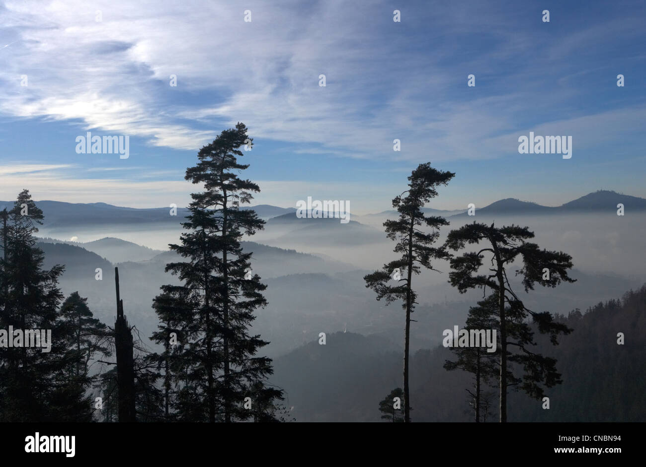 Fog covered hills hi-res stock photography and images - Alamy