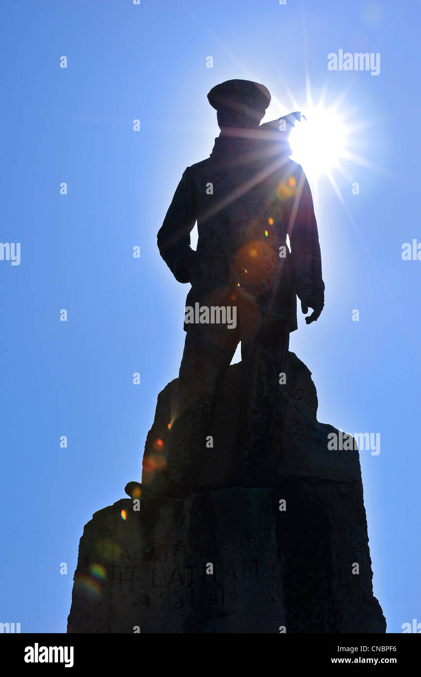 Silhouetted statue of Hubert Latham, French aviation pioneer at Cap Blanc Nez, Côte d'Opale / Opal Coast, France Stock Photo