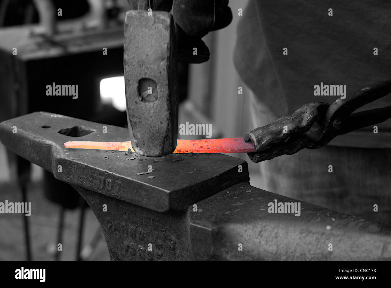 Blacksmith forge anvil hi-res stock photography and images - Alamy