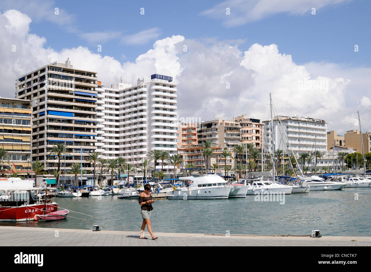 Gebäude und Hafen der Hauptstadt Palma, Mallorca, Spanien. | Buildings and port of capital city Palma, Majorca, Spain. Stock Photo