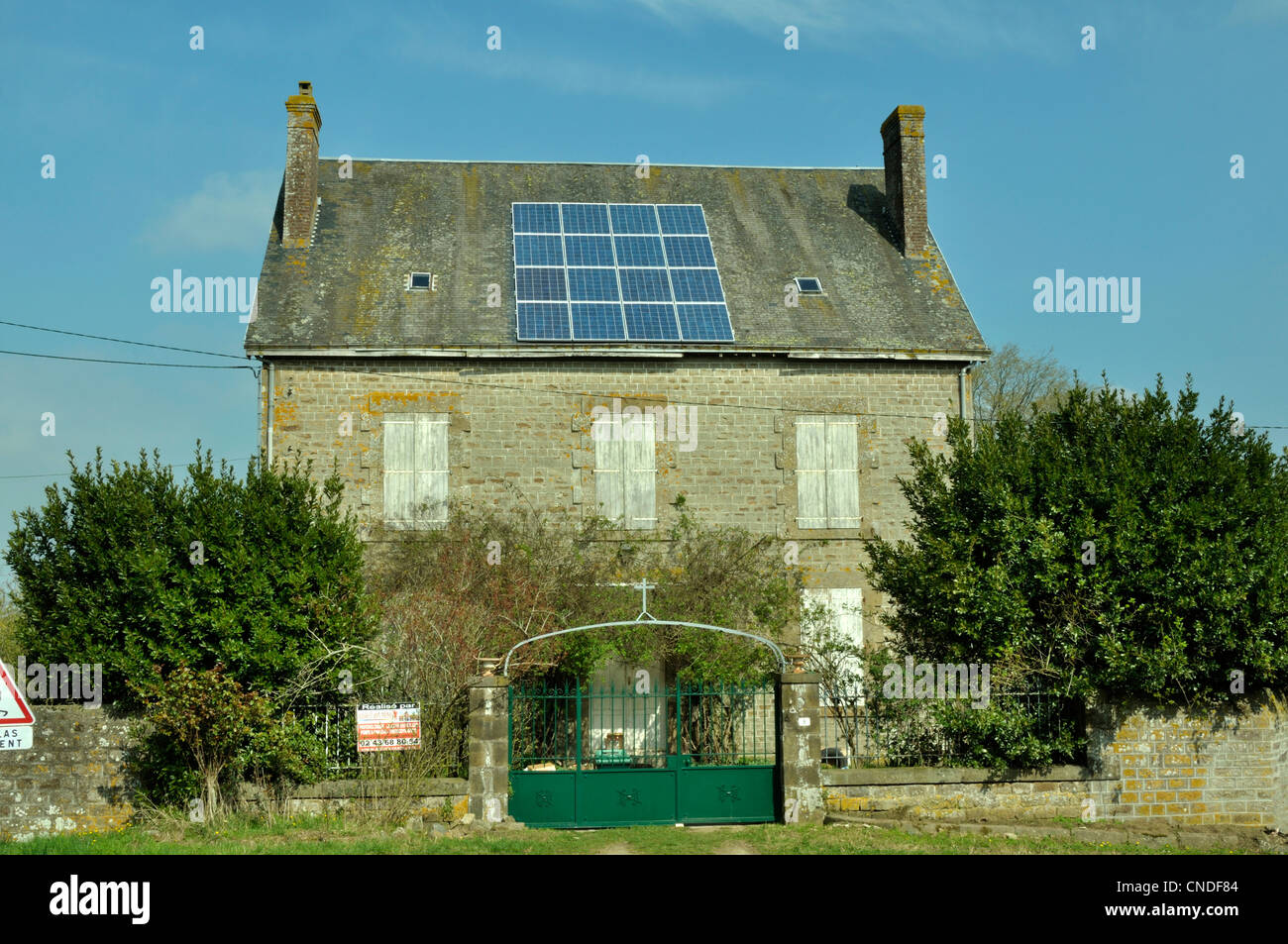 Solar panels old house hires stock photography and images Alamy