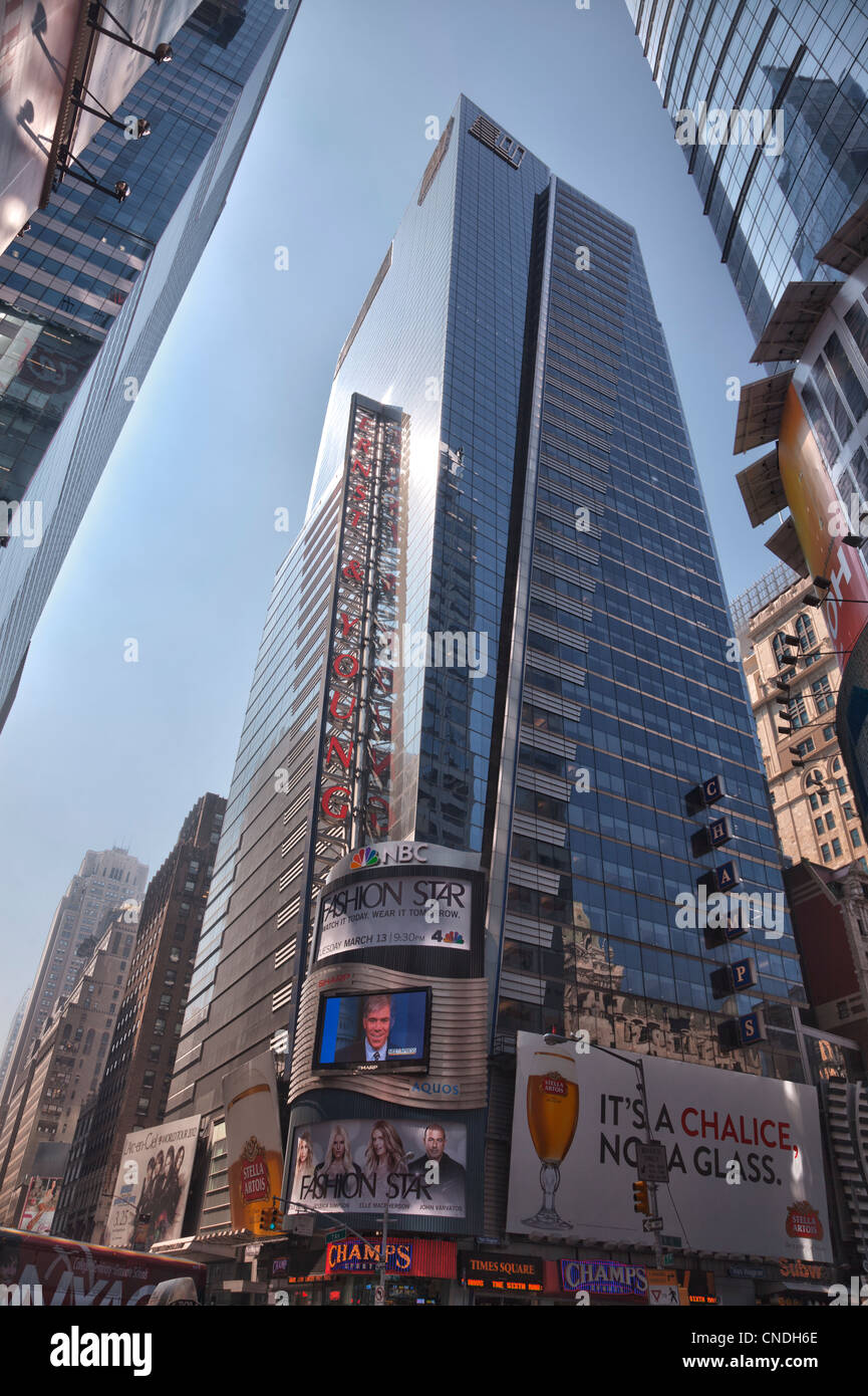 Ernst & Young headquarters at 5 Times Square in Manhattan, New York City  Stock Photo - Alamy