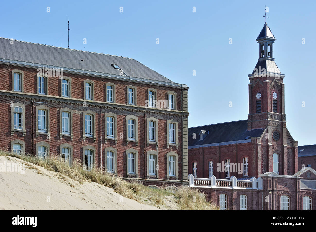 The sanatorium L'Hôpital maritime de Berck to treat tuberculosis at