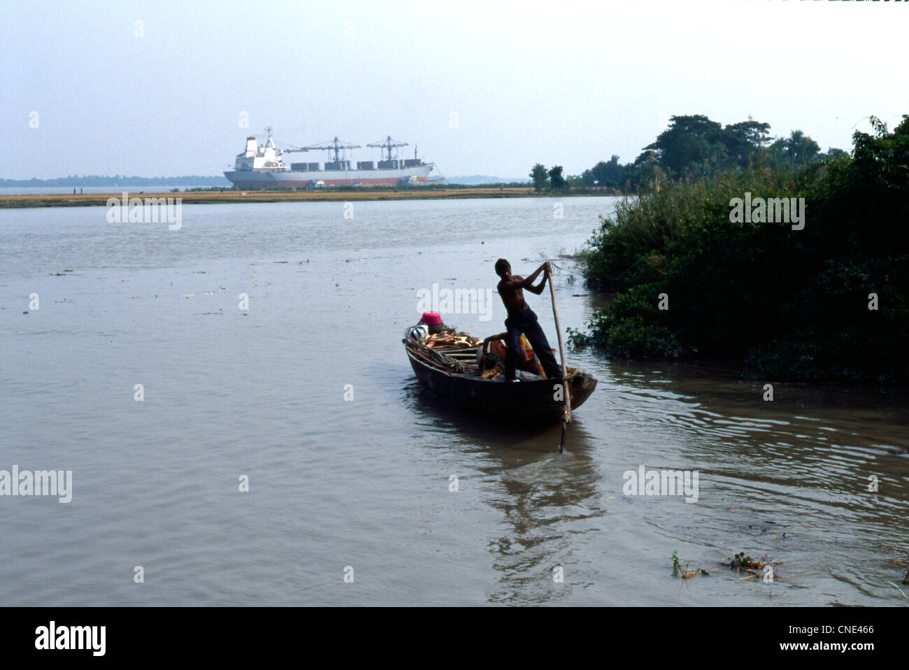 The traffic in the Padma River (Ganges) and Jamuna river (Brahmaputra) is rich and vital for Bangladesh daily life Stock Photo