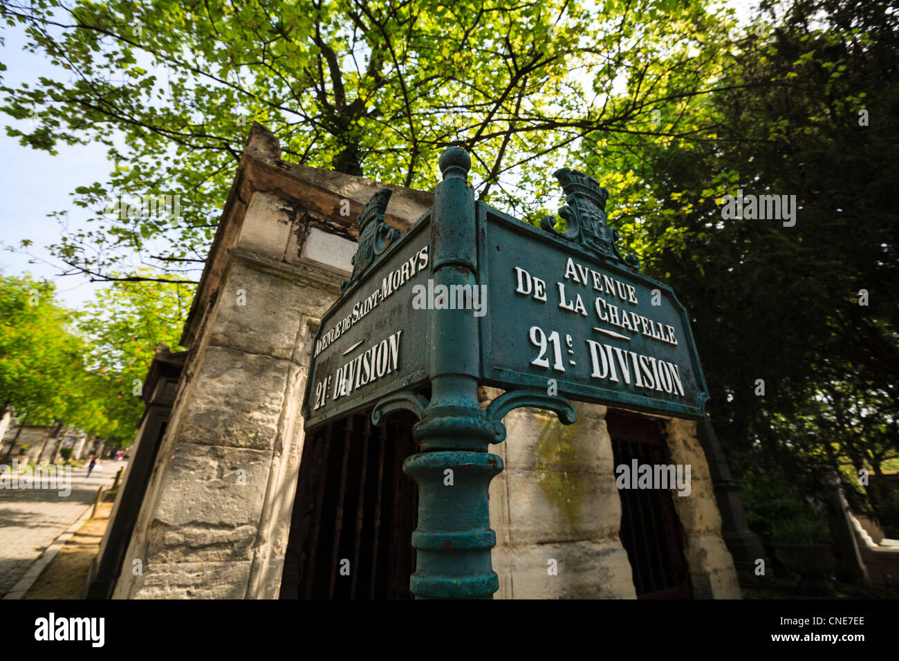 An avenue sign in Père Lachaise Cemetery, Paris Stock Photo
