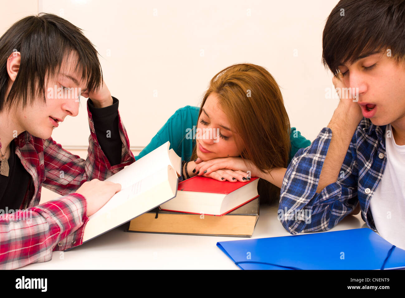 Дошкольники. Least interested with. Least interested with. Семья вокруг стола. Студенты вместе.