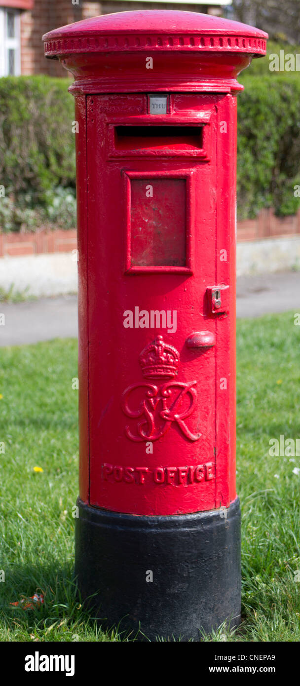 Royal mail pillar box hires stock photography and images Alamy
