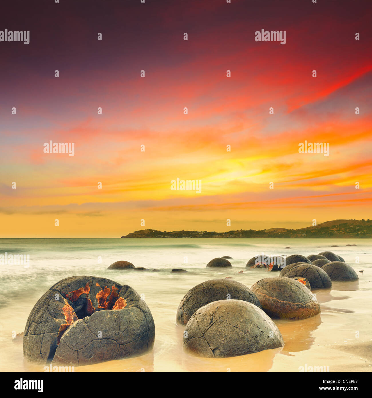 Moeraki natural phenomena hi-res stock photography and images - Alamy