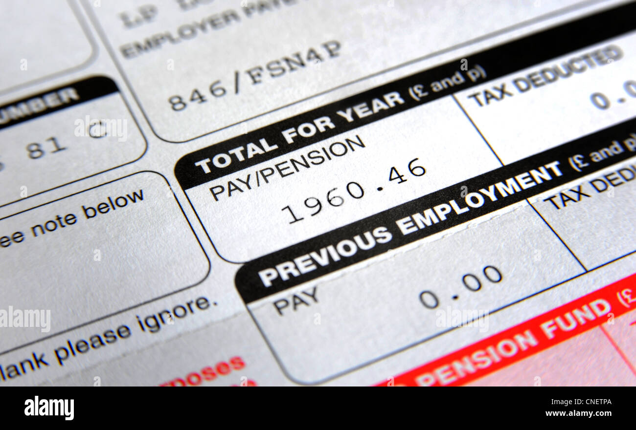 BRITISH COMPANY PENSION SCHEME PAYMENT SLIP SHOWING INCOME AMOUNT RE COMPANY PENSIONS INCOMES WAGES PAY PENSIONERS SAVINGS UK Stock Photo