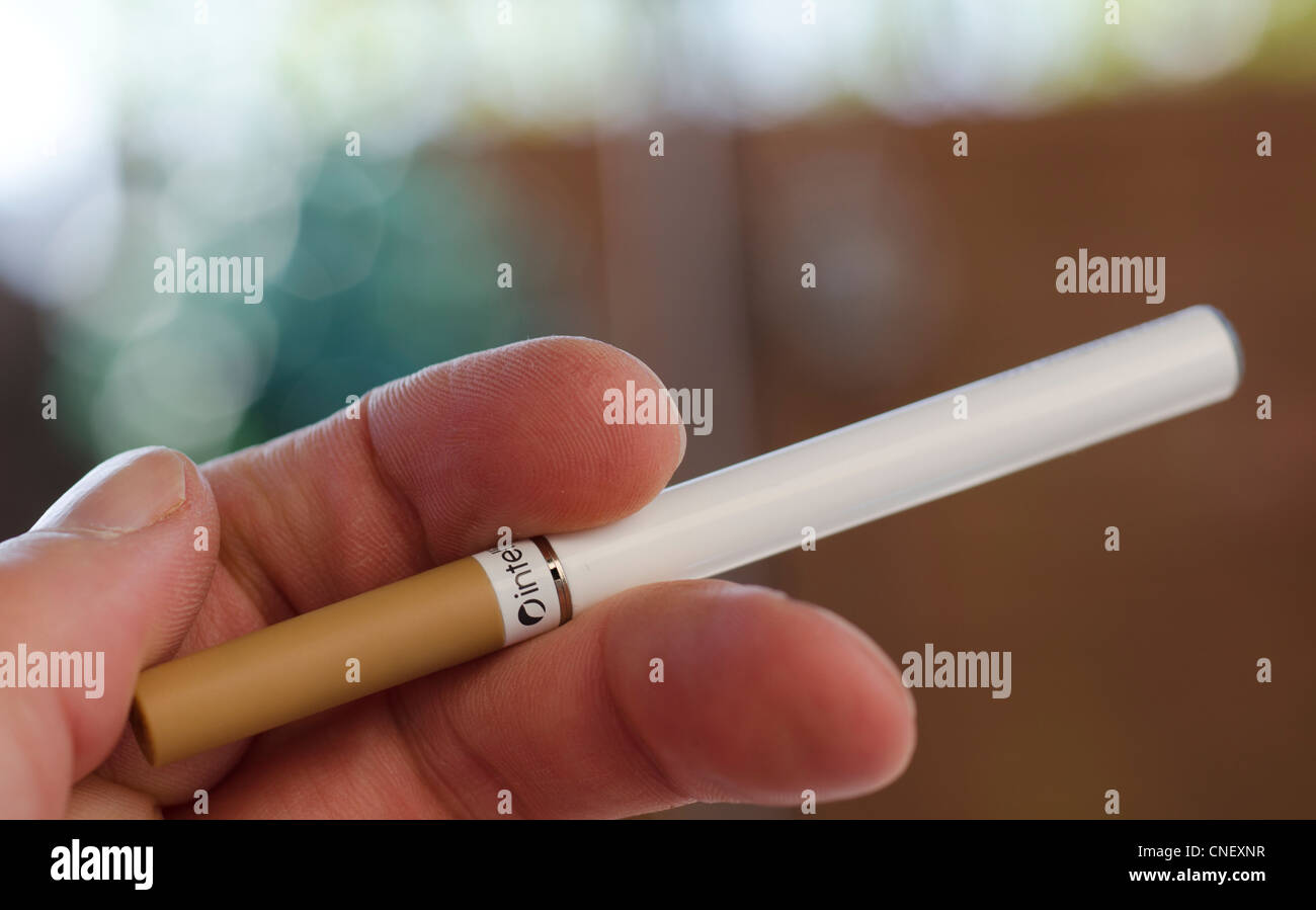 fake electronic cigarettes Fake smoking hi-res stock photography and images