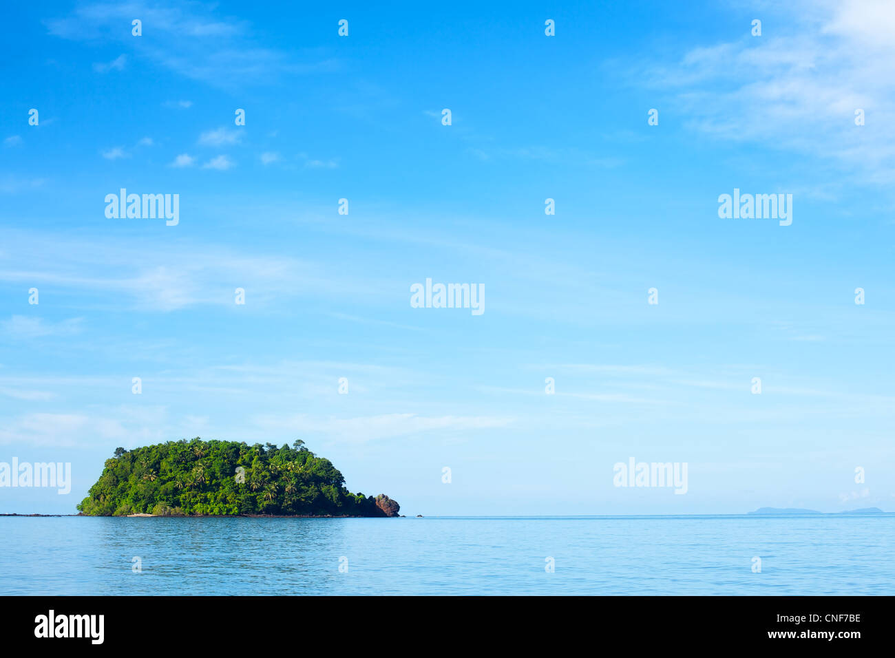 Tropical jungle coast in thailand hi-res stock photography and images ...