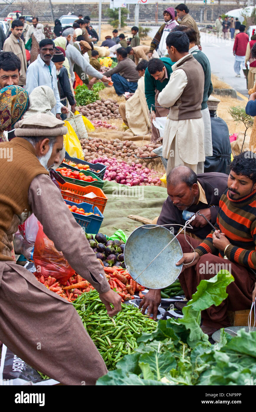 Sunday Market, Islamabad, Pakistan Stock Photo Alamy