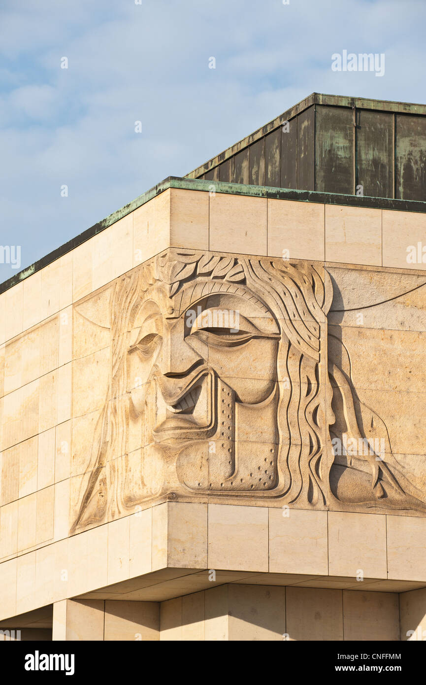 Public art on building hi res stock photography and images Alamy