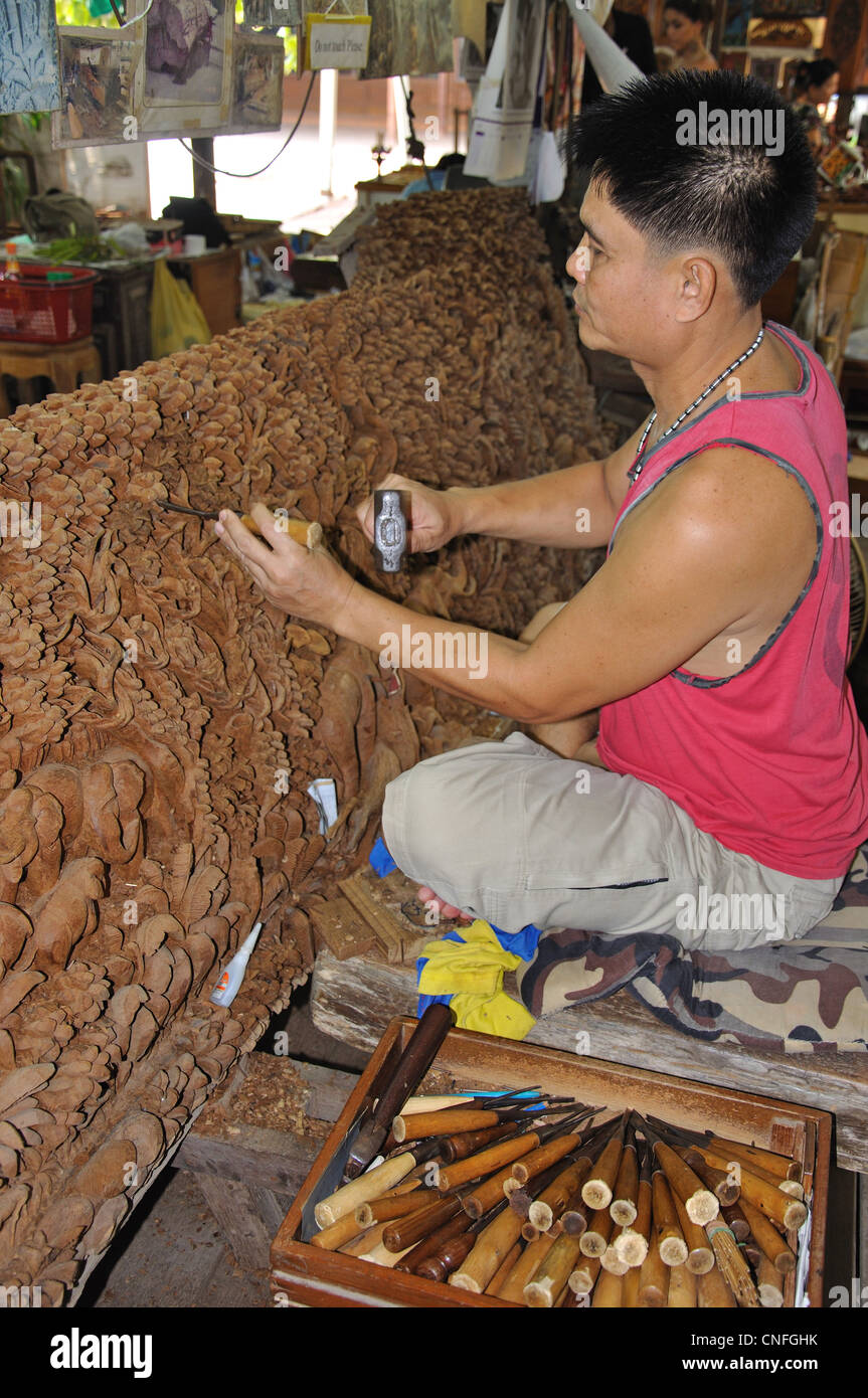 Sculptor royal thai wood carving hires stock photography and images