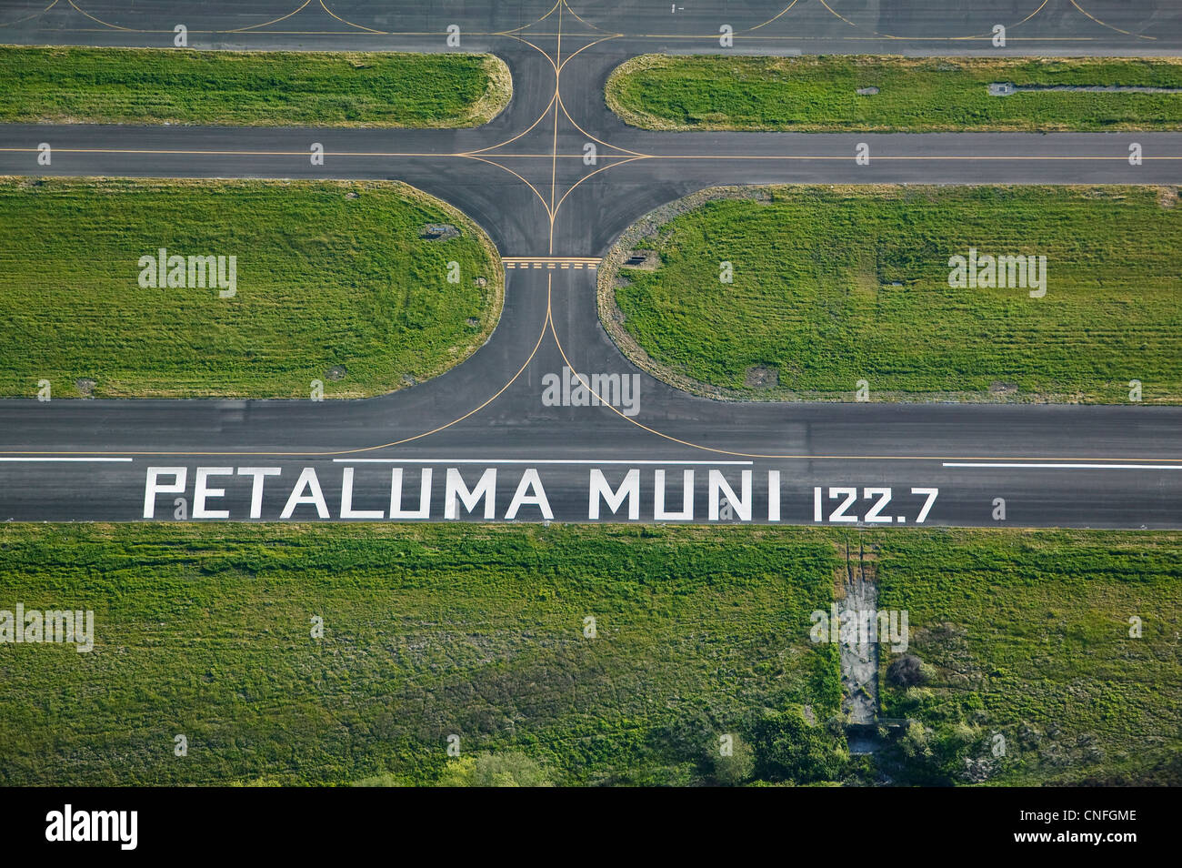aerial photograph Petaluma Municipal Airport, Sonoma county, California Stock Photo