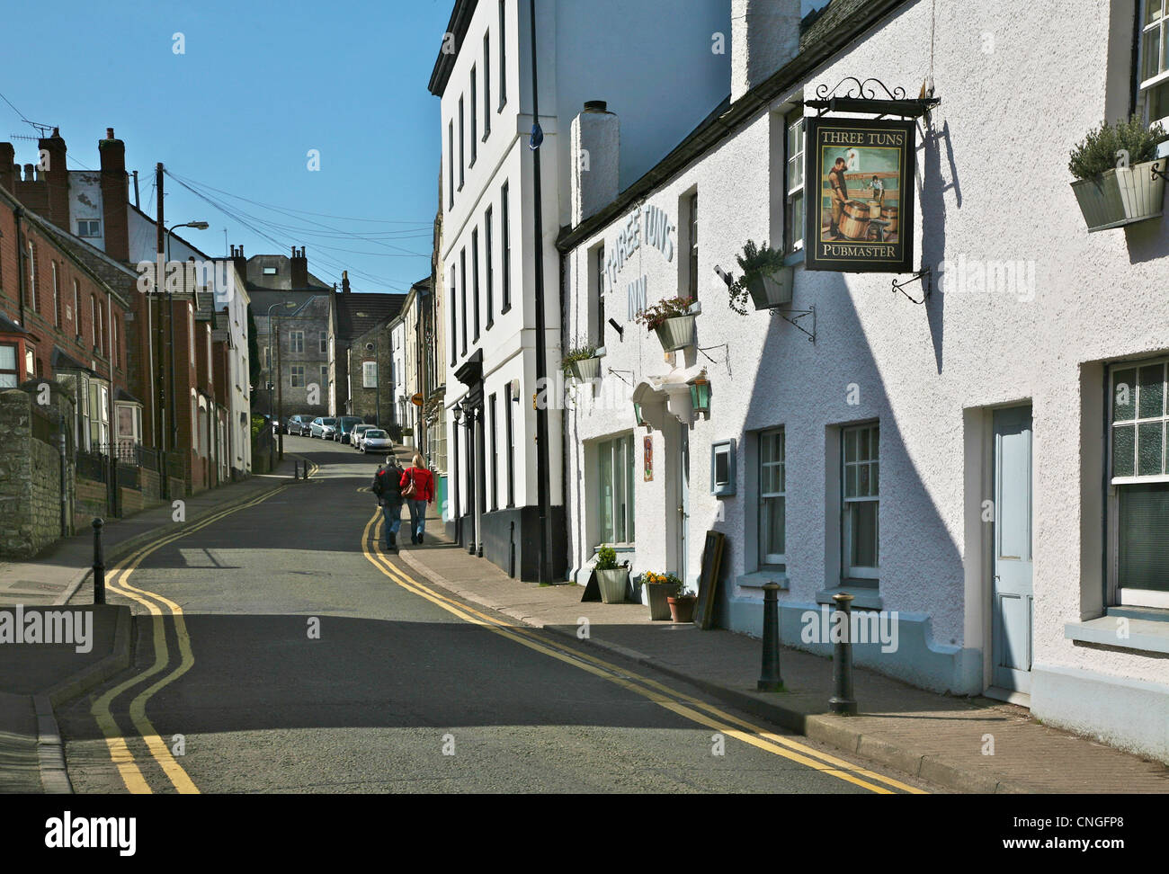 Cottages And Pubs In Bridge Street Close To The Ancient Castle At