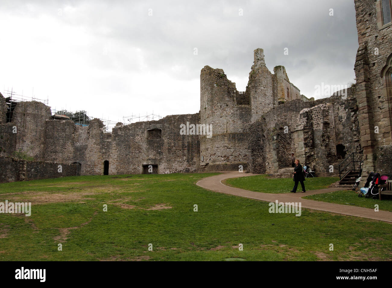 Chepstow Castle - Inner Bailey Chepstow is a Norman castle situated high above the banks of the river Wye in southeast Wales. Construction began in 1067, less than a year after William the Conqueror was crowned King of England. Built by Norman lord William FitzOsbern. Stock Photo