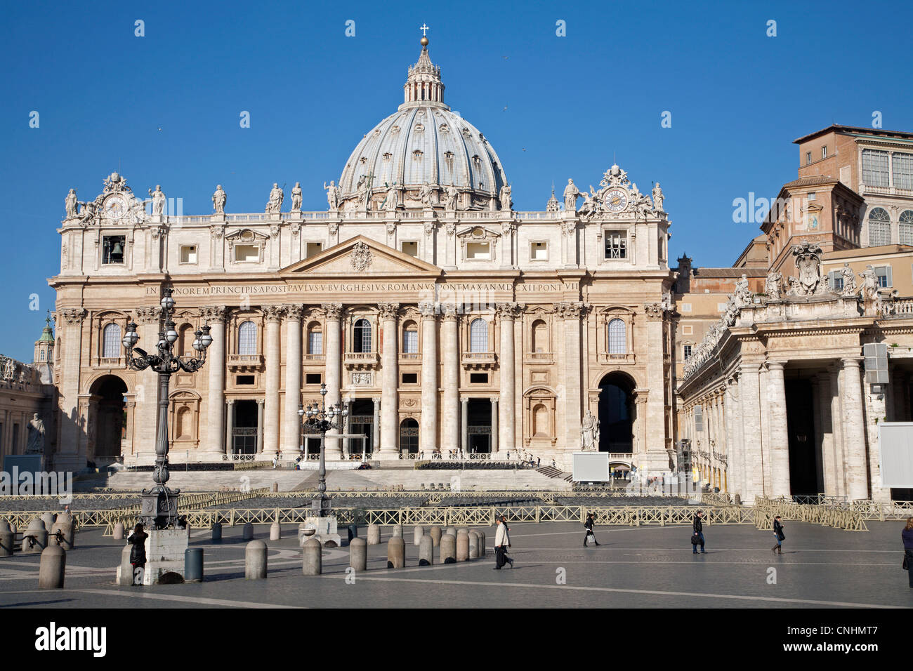 Saint peter church basilica hi res stock photography and images Alamy