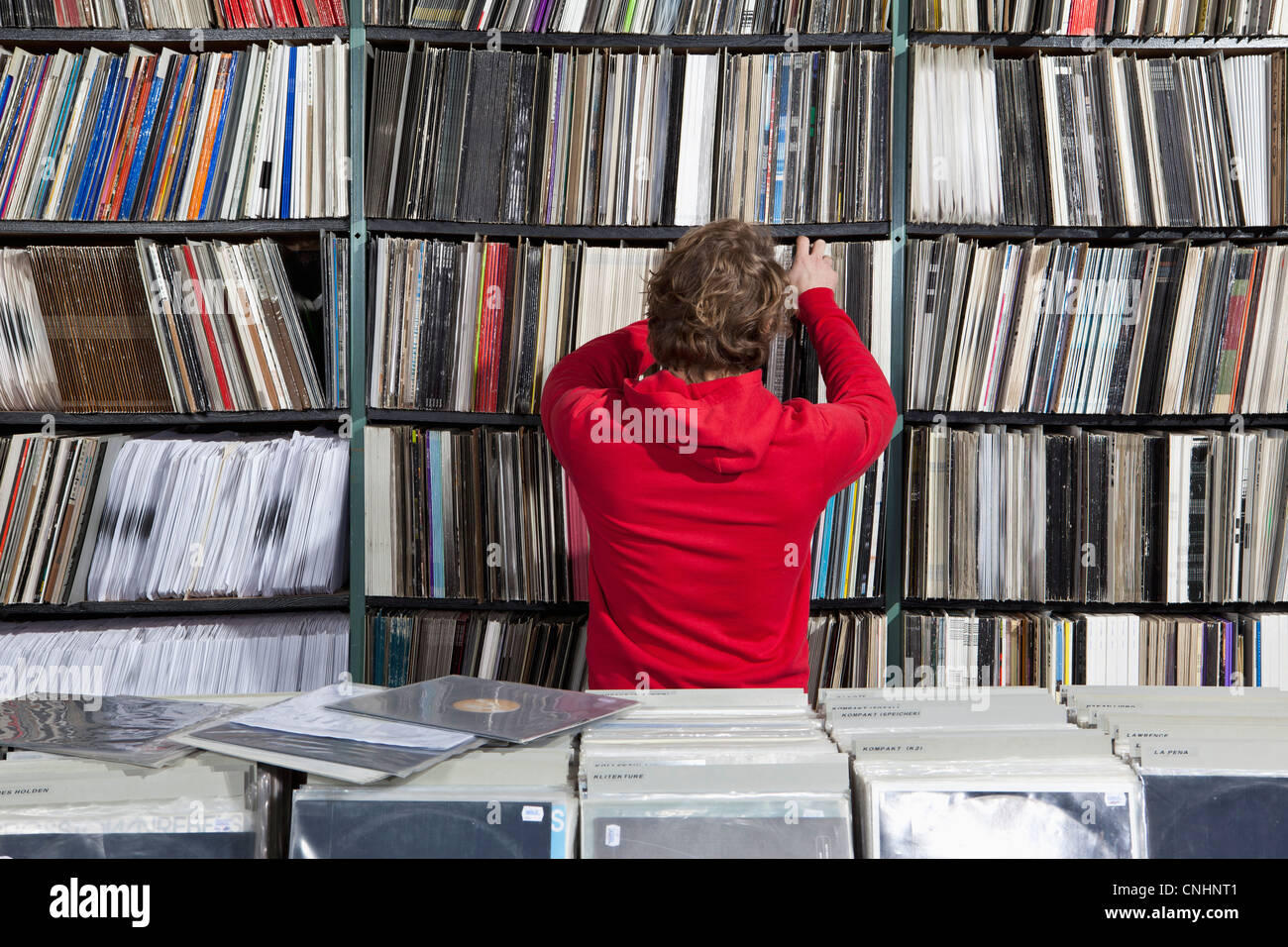 Where to Buy Vinyl Records (2023): Find New, Used, and Rare Vinyl